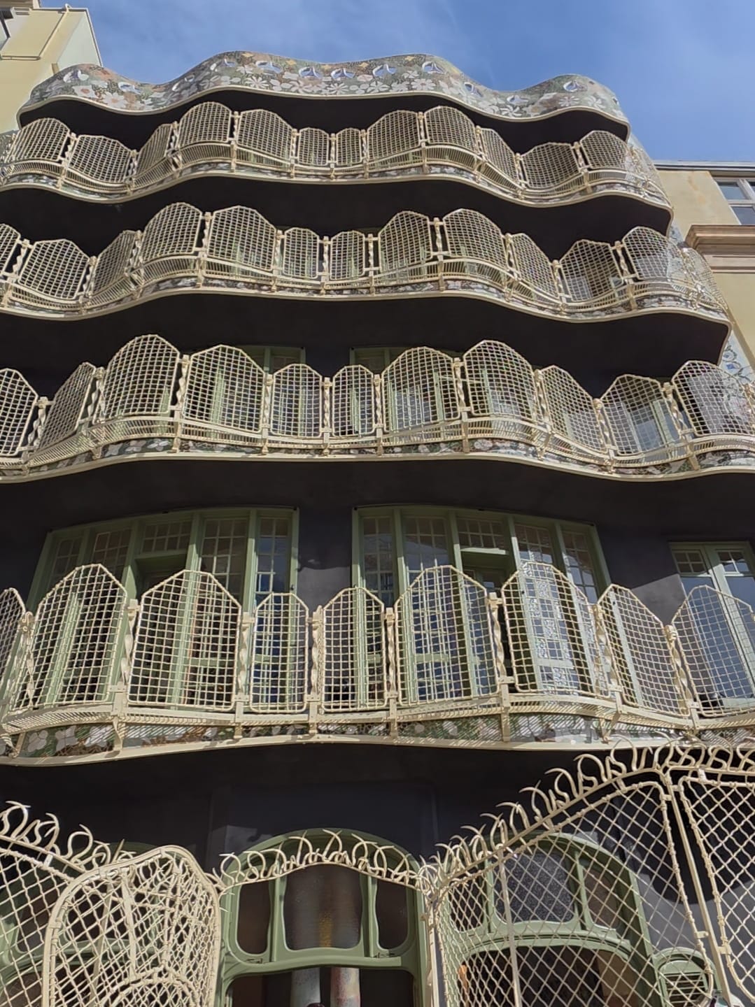 Quais obras de Antoni Gaudí visitar em Barcelona